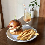 KAKUMEI Burger & cafe - 