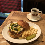 GRILL BURGER CLUB SASA - 『旬のアスパラガスのジンジャータルタルバーガー¥1150』 ※平日ランチは、ソフトドリンク付