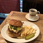 GRILL BURGER CLUB SASA - 『旬のアスパラガスのジンジャータルタルバーガー¥1150』 ※平日ランチは、ソフトドリンク付