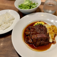 TRUNK(KITCHEN) - バベットビーフグリル(2,340円)