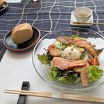Furenchi Teppan Seikouan - サクラマスのサラダ