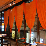 ヌッフ デュ パプ - インテリアはシンプル・モダン