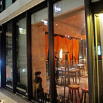 ヌッフ デュ パプ - 階段から見た店内