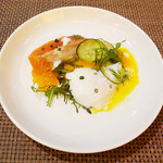 ヌッフ デュ パプ - 温泉卵とマスの卵添え