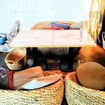 グレイトフルズ - １階　テーブル席