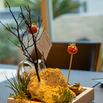 プレゼンテ スギ - 2021.5 ～シェフからの最初の贈り物～ 定点 トマト飴（ミニトマト、ローズゼラニウム、キプロス塩）