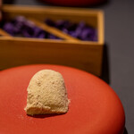 プレゼンテ スギ - 2021.5 わらび餅！？（松の新芽パンナコッタ、麦香煎パウダー）