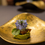 プレゼンテ スギ - 2021.5 本日のパスタ（ルッコラ和えキタッラ、鹿腿肉ラグー、葦切鮫フカヒレ、モッツァレラ、筍、ユキノシタ、ニゲラ）