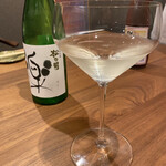 徳山鮓 - 松の司は淡麗辛口ですが、ワイングラスでいただくと芳醇な香りが立ちます！チーズやカラスミによく合いますね♡