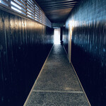 徳山鮓 - 更に奥へ。早朝のひんやりとした空気が気持ち良い♡