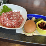 旬のお料理・釜飯 いちえ - 牛トロと薬味たち