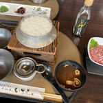 旬のお料理・釜飯 いちえ - 牛トロフレーク釜めし全景