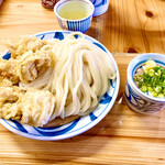 手打うどん はりや - かしわざるうどん 800円