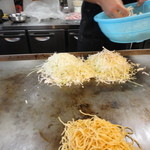 Okonomiyaki Hirano - キャベツたっぷり♪