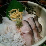 傳 人形町店 - 生タコと釜揚げシラスに〆サバ丼　1,000円