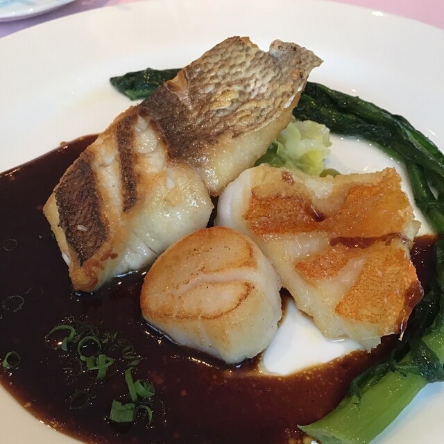 ランチでも とびきり美味しいメインのお魚を頂けた By ますら王 ル クープル ｌｅ ｃｏｕｐｌｅ 柏 フレンチ 食べログ