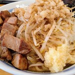 麺屋 しん蔵 - ニンニクがっつり