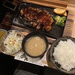 Nikumeshiya Sapporoan - とんてき定食1,045円