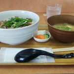 小さな食堂 ヒロ - 市場野菜牛丼 (税込)500円 ※正面から(2021.05.07)
