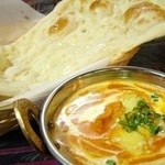 Parathikuresutoran - 注文が上がってから焼きあがるナンは絶品！もっちもち！ 