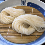 佐藤養助 - 渦を巻くような盛り付け