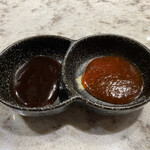 Kobe Beef Wa no Miya Nanba Oriental Hotel Ten - 右が辛いソース