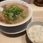 京都ラーメン 森井 - 京都熟成醤油ラーメン(ネギ多め)と小ライス