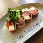 カプレーゼの生ハム巻き（4カット）