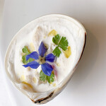 エスキス - ハマグリの器にハマグリのソース