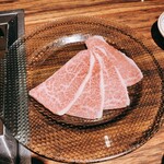 焼肉一頭両騨 - 焼きしゃぶ用の肉：本当は６枚