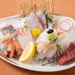 Assorted 7 types of sashimi
