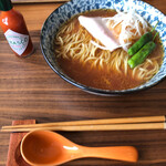 ラーメン イッケン - 魚介とトマトのらーめん。タバスコ付き！