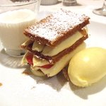 メゾン ドゥ アッシュ - ミルフィーユとブラマンジェとパインアイスクリーム