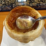 She'll be - 牛テールスープのパイ包