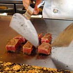 She'll be - 1個ずつ側面も焼いて下さいます。