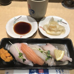 回転寿司函館まるかつ水産 - 料理写真:
