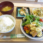 モンク食堂 - 定食～今日のタルタルおかず 鶏のからあげ