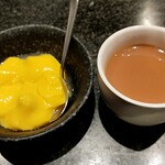 Gyuan - マンゴープリンとホットコーヒー