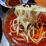 広島流つけ麺 からまる - 麺リフト
            つけ汁に沈まないwww