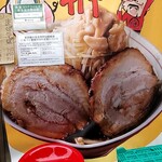 豚ラーメン 榊 池袋本店 - 実物は似て非なるもの