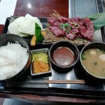 金牛 - 牛ハラミ定食