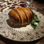 La maison du caviar 17℃ - 十勝産短角牛フィレ肉のウェリントン風パイ包み焼き、ペリグーソース。