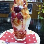 ストロベリーミルフィーユパフェ