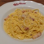 Jolly-Pasta - カルボナーラ  固めの麺はまずます、提供の早さから考えて、良くまとまった一品です