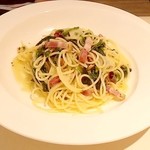 レストラン マヨール - ローストベーコンとほうれん草のペペロンチーノ