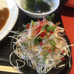 Yakiniku Hachitora - 冷え冷えの山盛りサラダ