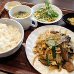 アジアン ダイニング フード エイト - ニラレバ定食