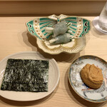 麻布 かどわき - 海苔に包んであん肝ソースを付けて。