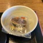 まぐろ堂 - 定食の小菓子