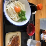 ぶっかけうどん こむぎ さくら製麺所。 - 冷玉うどん、〆のダシ